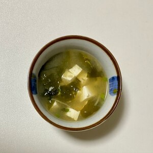 豆腐とキクラゲのお味噌汁